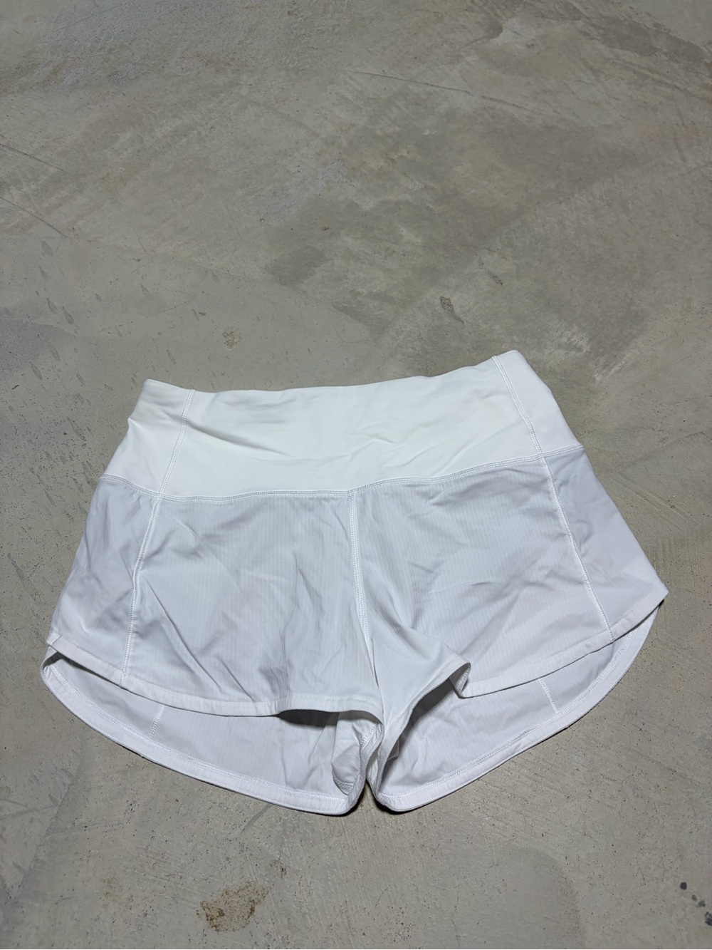 Lululemon speed up short Women’s White Athletic Shorts 4